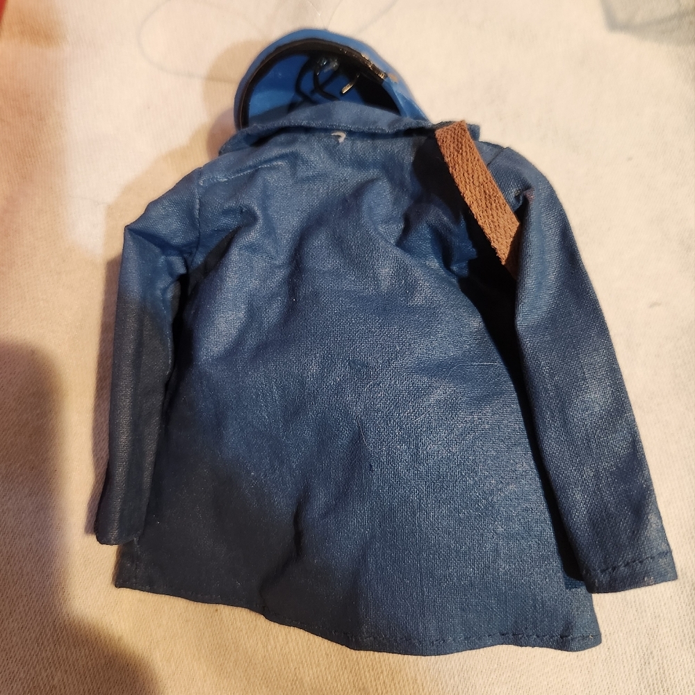 Department 22 Uniform Mail Carrier's Jacket Ornament USPS Postal Worker Figurine - Picture 5 of 7